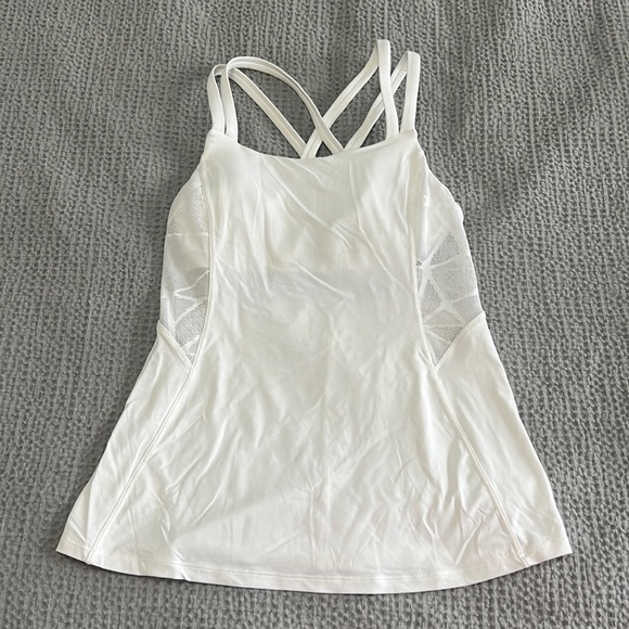 Lululemon size 4 | White tank with built in bra - Picture 1 of 4